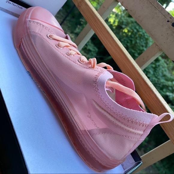 🤑SALE•🌟Low Top All Pink Mesh Sneakers With Gummy Sole 🎀 Qupid - Picture 5 of 11